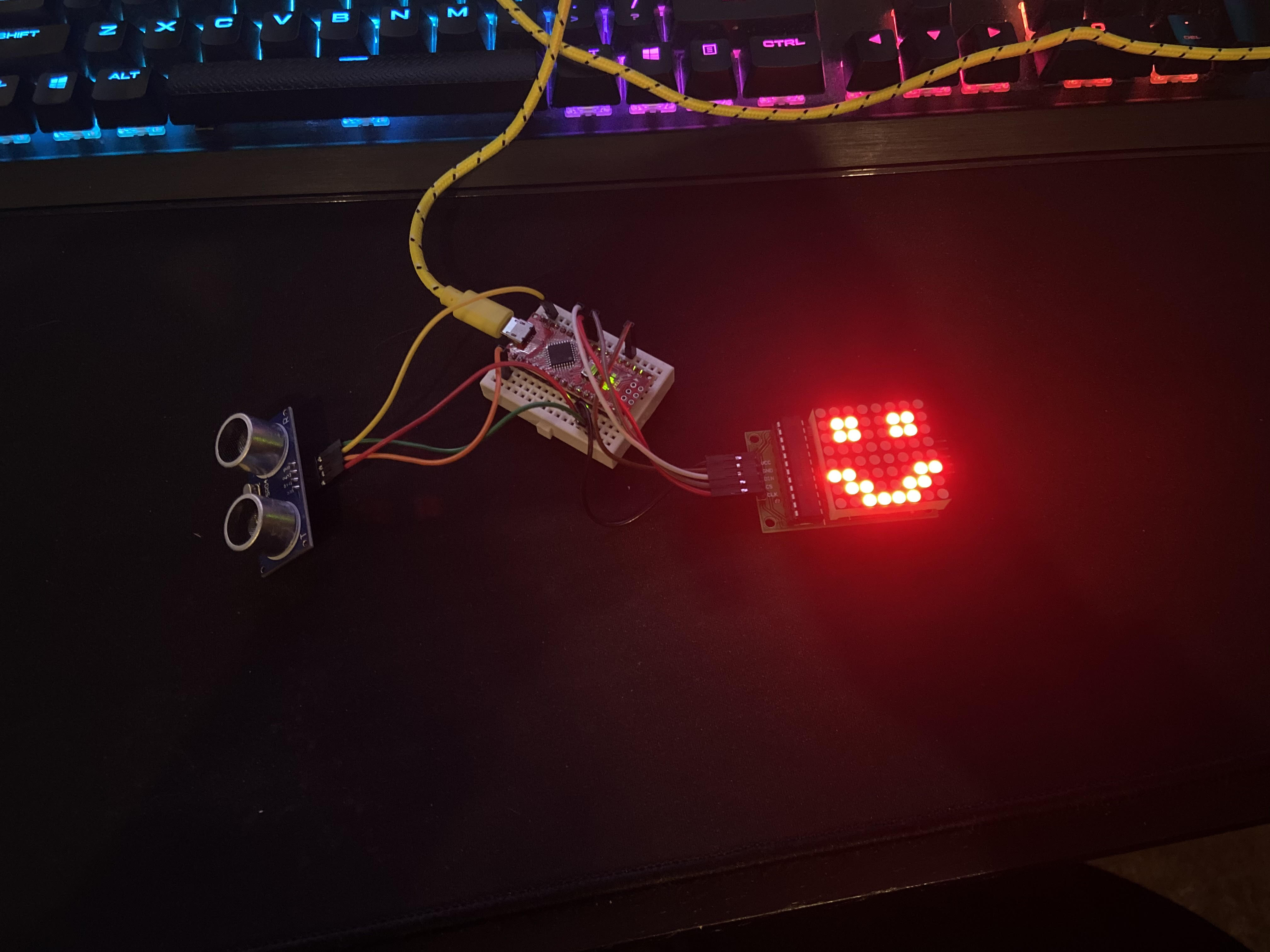 Lab – Afstandsensor Smiley – HC-SR04 gebruiken en programmeren met de Arduino Nano